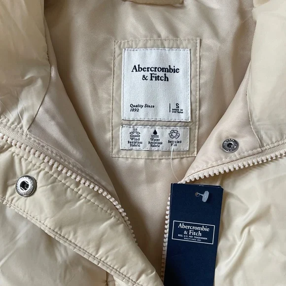 Abercrombie & Fitch Cream Puffer Vest - Picture 2 of 7